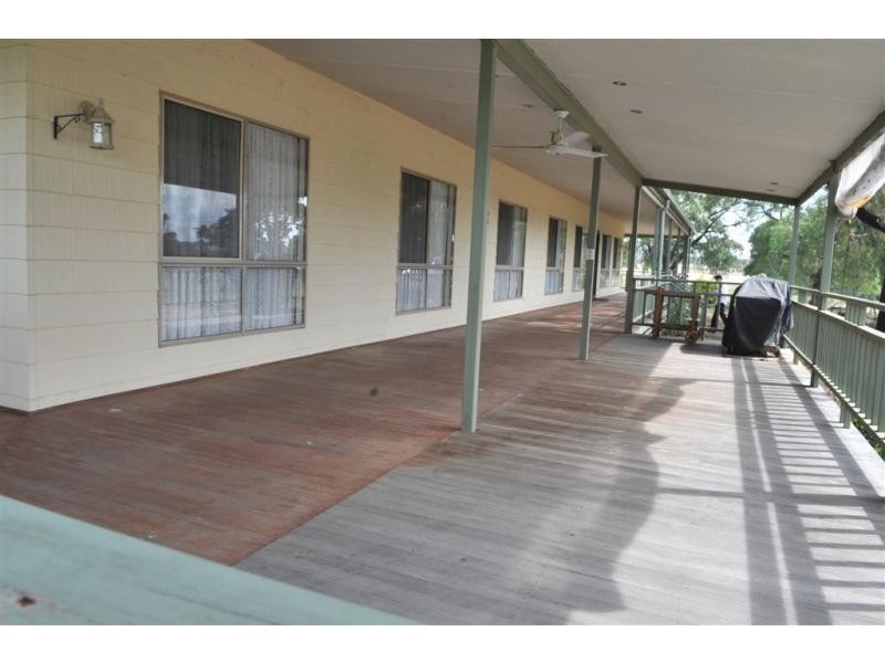 76 Market St, Newbridge VIC 3551