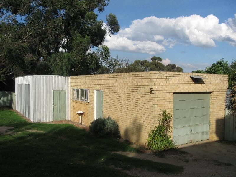 15 Barrell Street, Eaglehawk VIC 3556