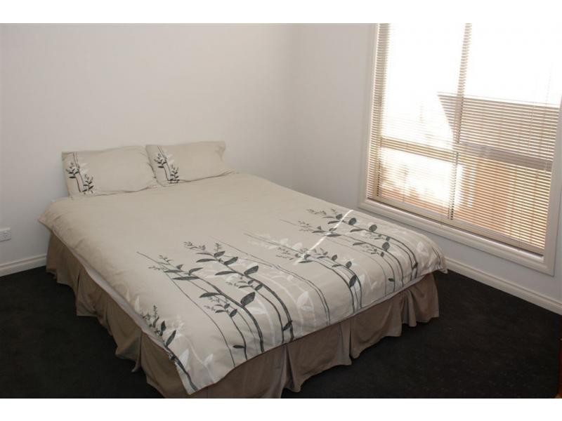 Villa 3/6 Friswell Avenue, Flora Hill VIC 3550