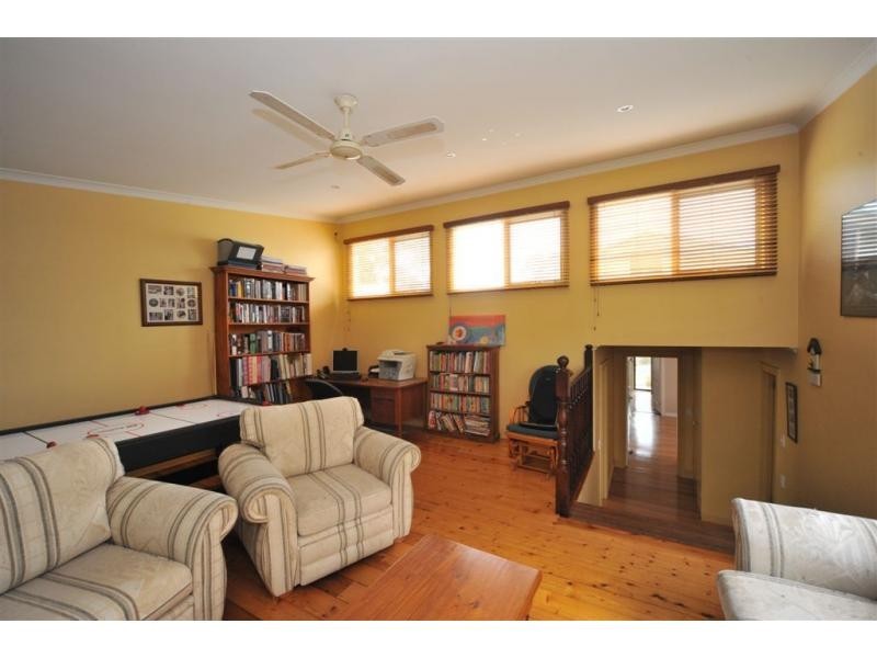 2 Doyle Crescent, Spring Gully VIC 3550