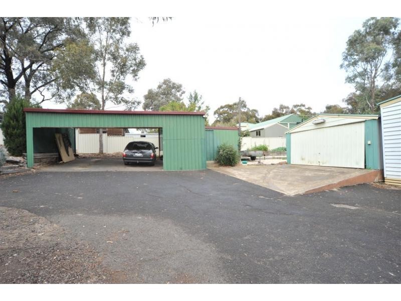 2 Doyle Crescent, Spring Gully VIC 3550