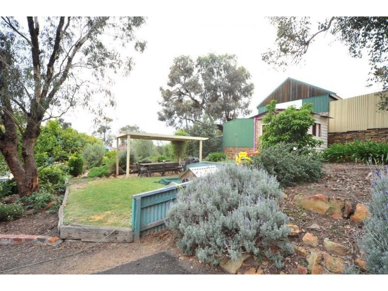 2 Doyle Crescent, Spring Gully VIC 3550