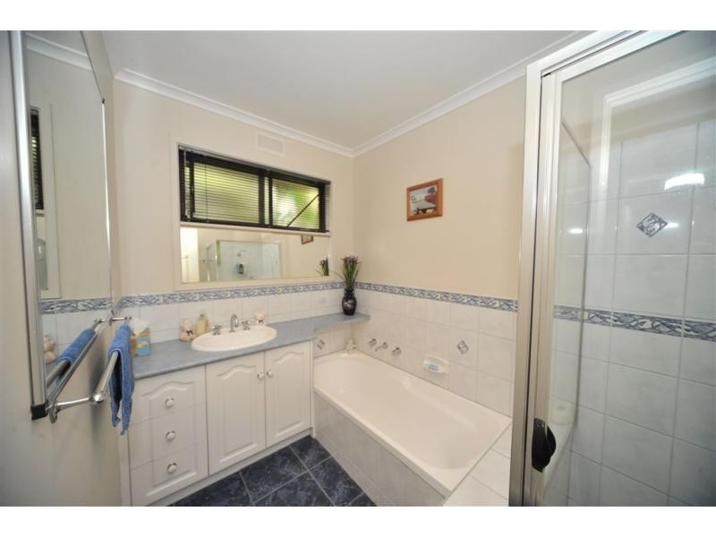 22 Taylor Street, California Gully VIC 3556