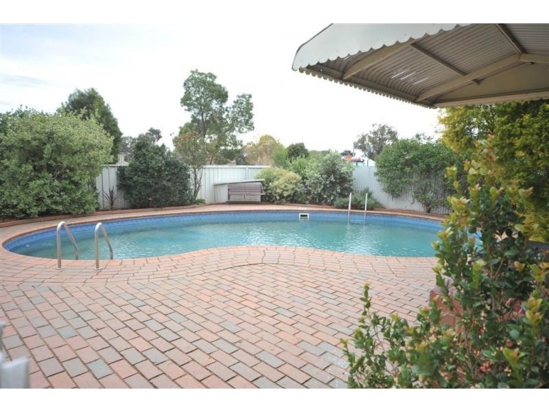 22 Taylor Street, California Gully VIC 3556