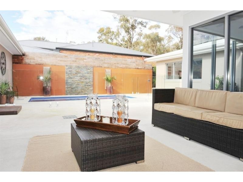 13 Bronwyn Court, Spring Gully VIC 3550