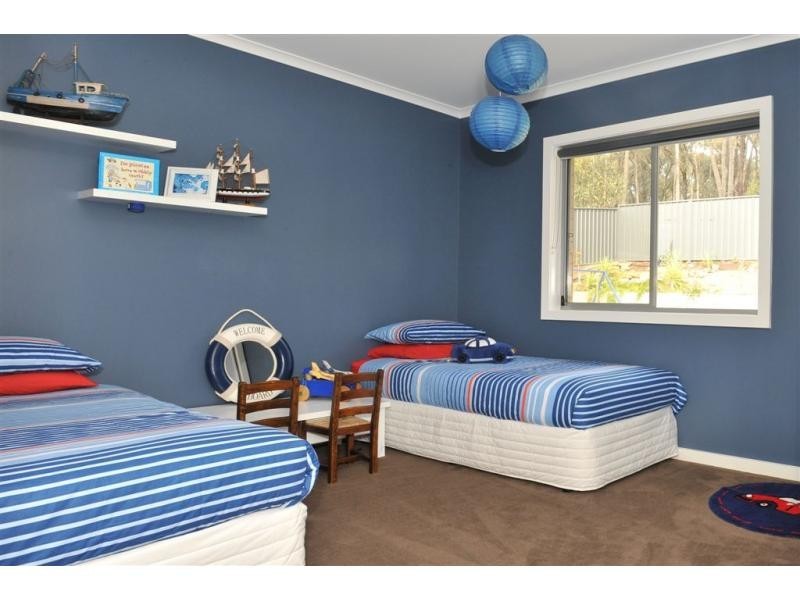 13 Bronwyn Court, Spring Gully VIC 3550