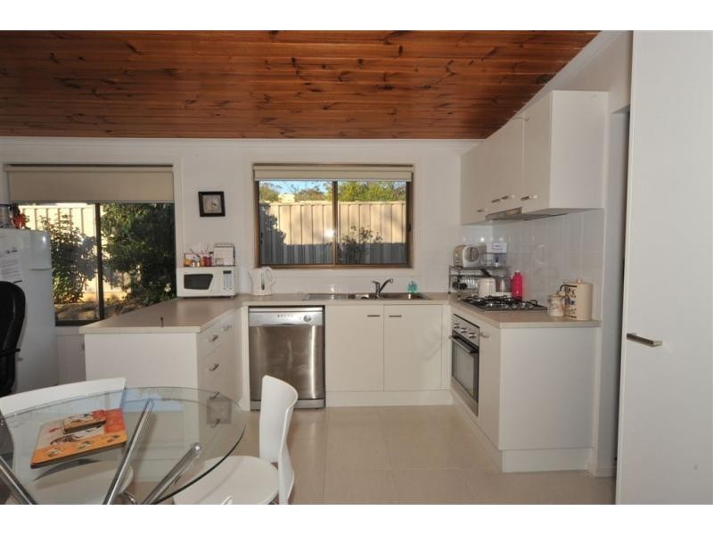 219 Allingham Street, Kangaroo Flat VIC 3555