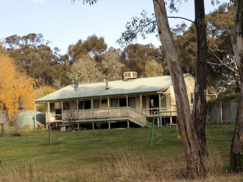 10 Hookes Lane, Heathcote VIC 3523