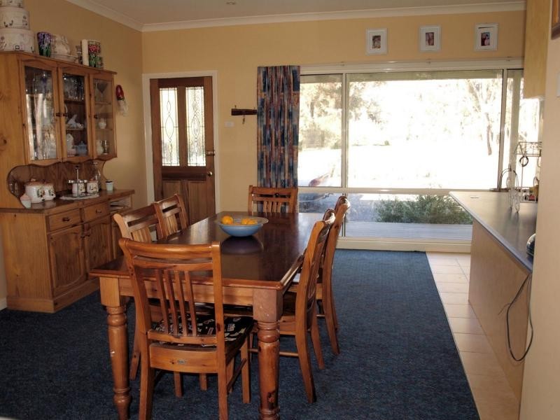 10 Hookes Lane, Heathcote VIC 3523