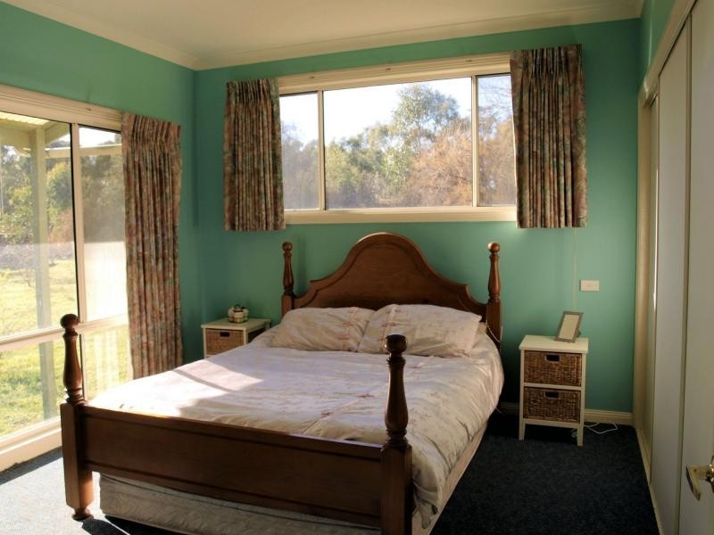 10 Hookes Lane, Heathcote VIC 3523