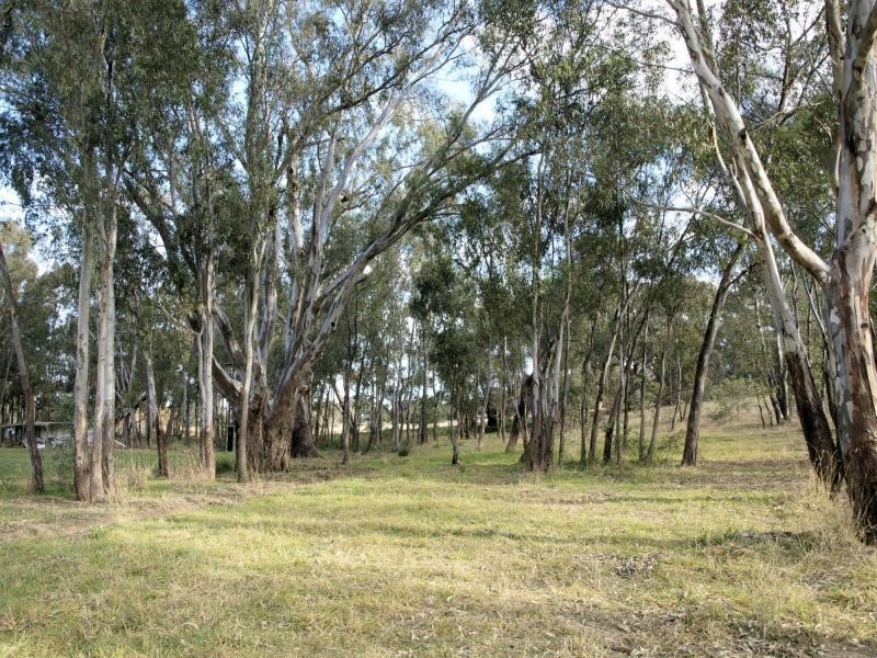 10 Hookes Lane, Heathcote VIC 3523