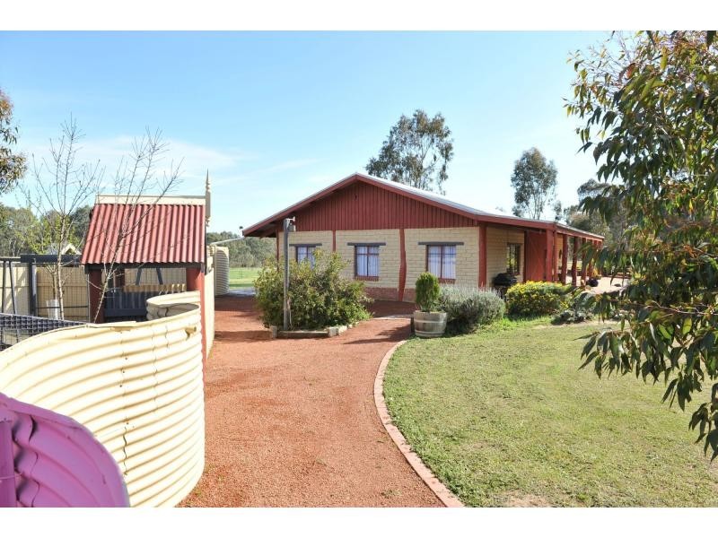 64 Native Gully Crescent, Strathfieldsaye VIC 3551
