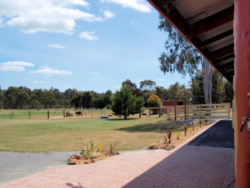 64 Native Gully Crescent, Strathfieldsaye VIC 3551