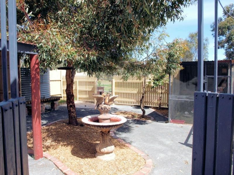 64 Native Gully Crescent, Strathfieldsaye VIC 3551