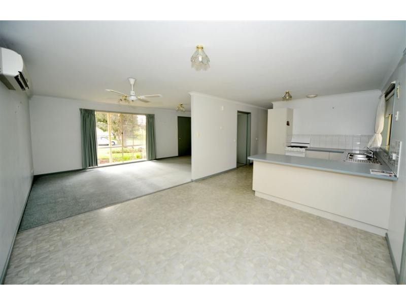 27 Queen Street, Kangaroo Flat VIC 3555