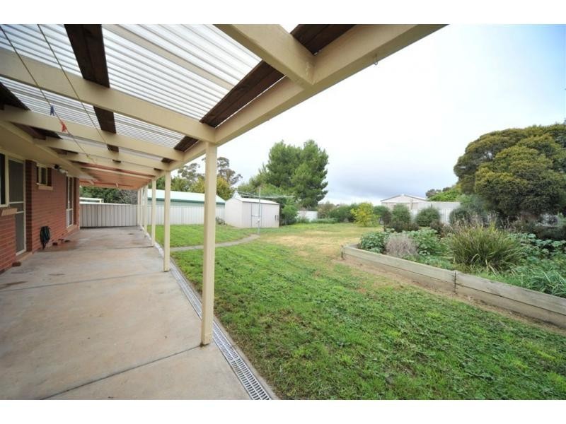 27 Queen Street, Kangaroo Flat VIC 3555