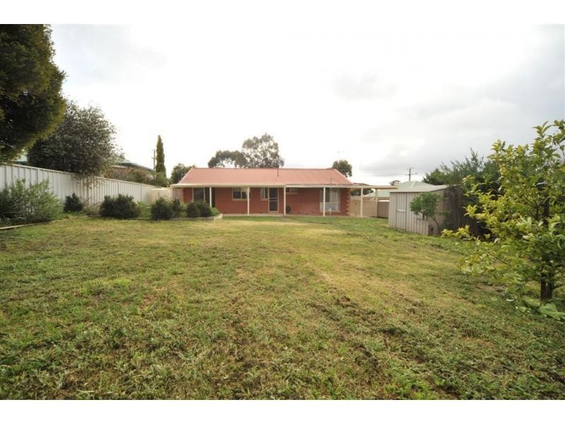 27 Queen Street, Kangaroo Flat VIC 3555