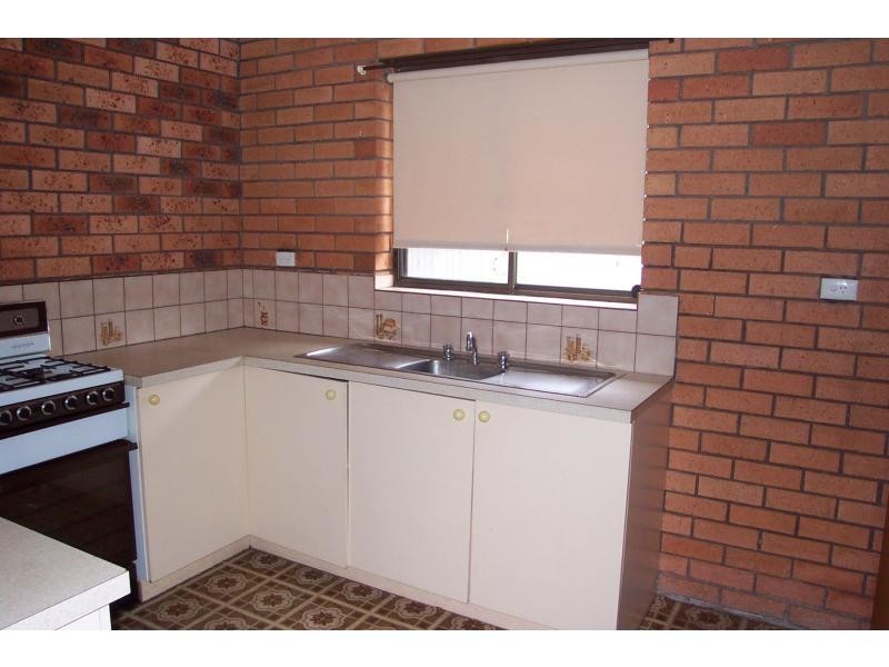 2A Houston Street, Quarry Hill VIC 3550