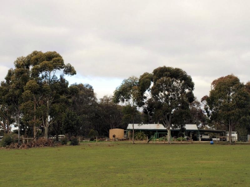 40 Teasley Drive, Heathcote VIC 3523