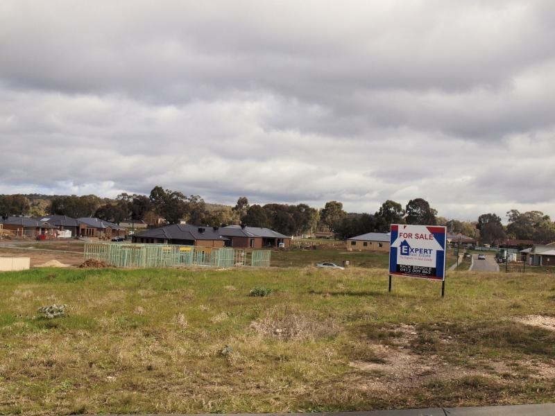 3 Charlbert Place, Strathfieldsaye VIC 3551