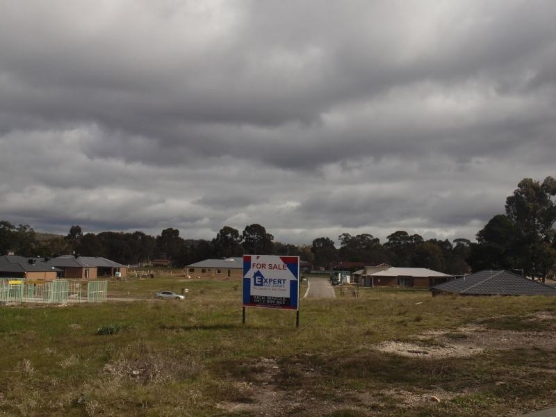 3 Charlbert Place, Strathfieldsaye VIC 3551