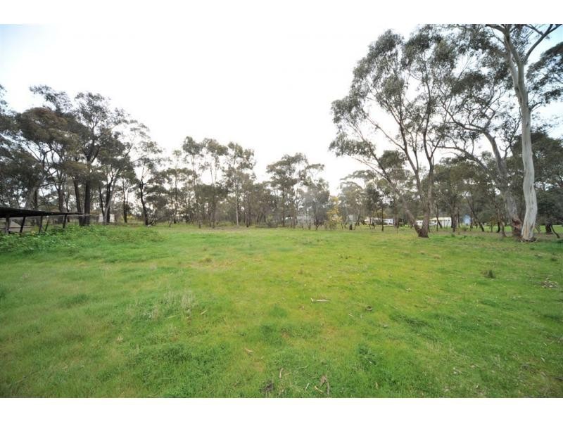 2 Hammill Street, Kangaroo Flat VIC 3555