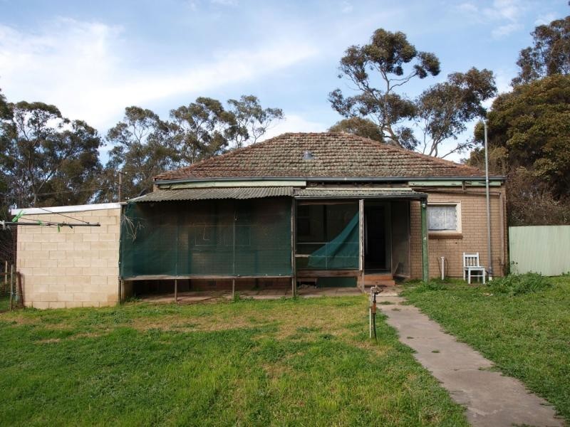 2 Hammill Street, Kangaroo Flat VIC 3555