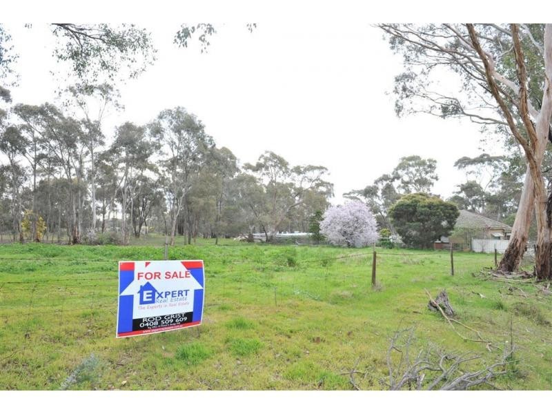 2 Hammill Street, Kangaroo Flat VIC 3555