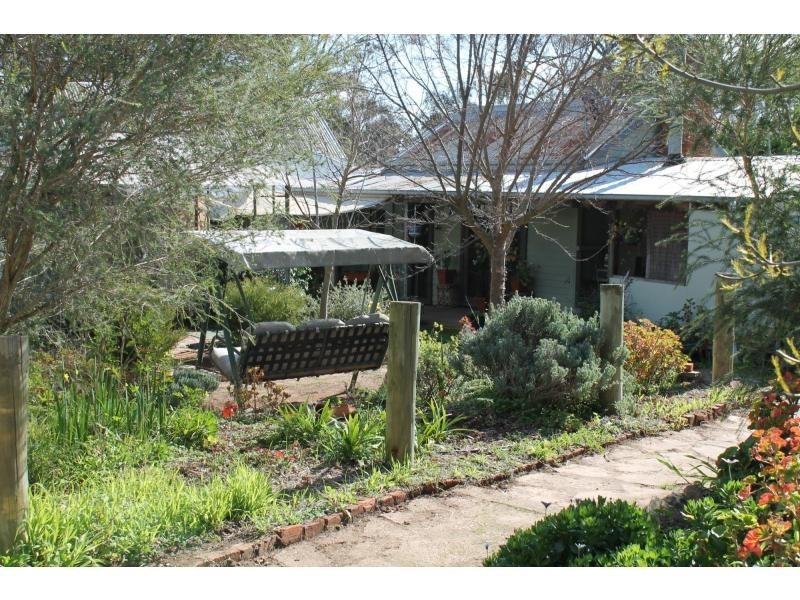 8 Commercial Road, Tarnagulla VIC 3551