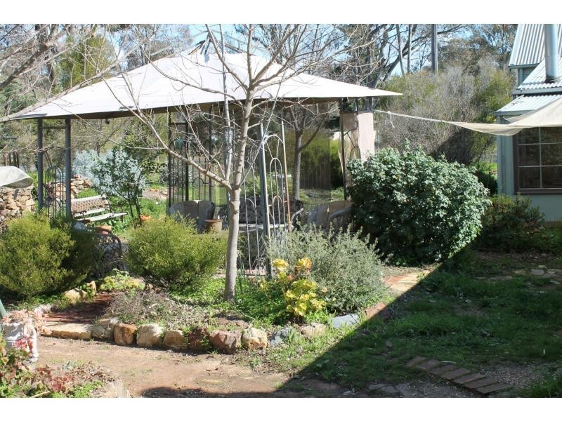 8 Commercial Road, Tarnagulla VIC 3551