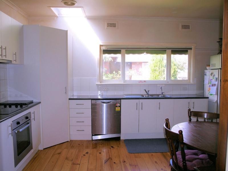 24 Hospital Street, Heathcote VIC 3523