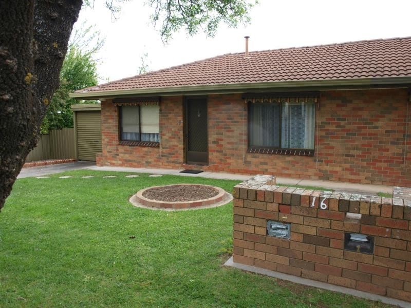 2/16 Bignold Avenue, East Bendigo VIC 3550