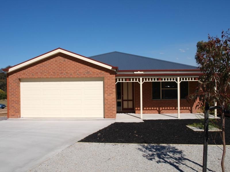 2B Curtain Street, Eaglehawk VIC 3556