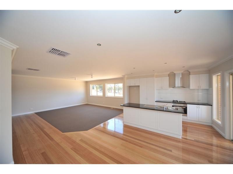 2B Curtain Street, Eaglehawk VIC 3556