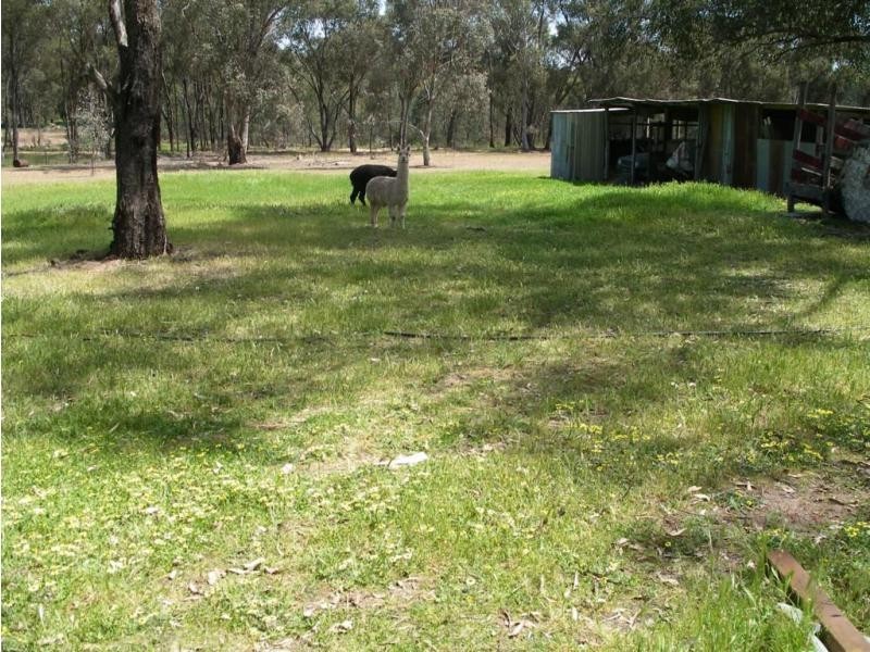 120 Edwards Road, Maiden Gully VIC 3551