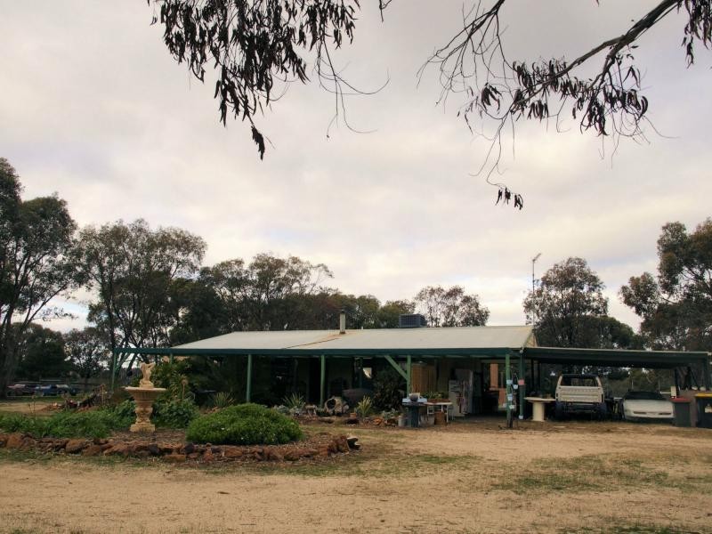 40 Teasley Drive, Heathcote VIC 3523