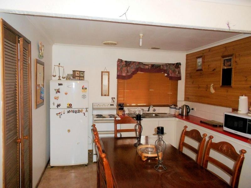 40 Teasley Drive, Heathcote VIC 3523