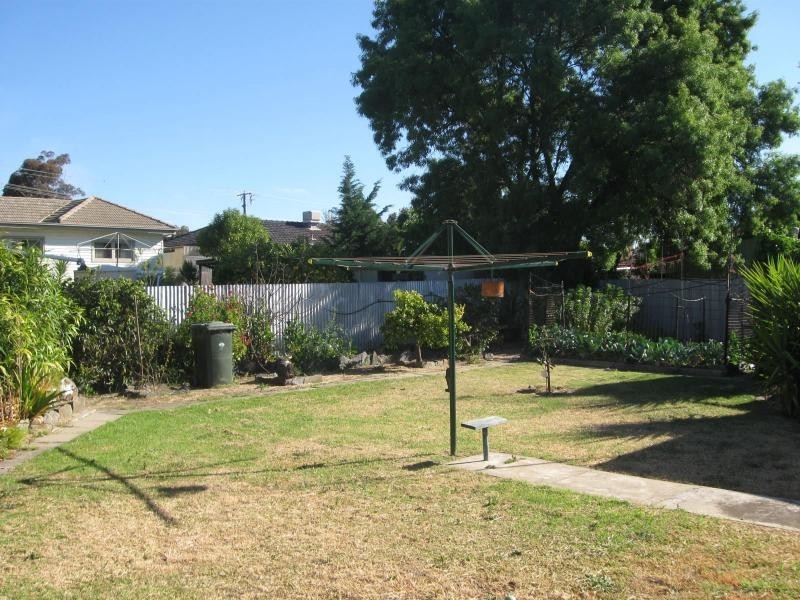 5 Rule Street, California Gully VIC 3556