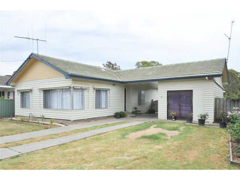 10 Hope Street, Kangaroo Flat VIC 3555