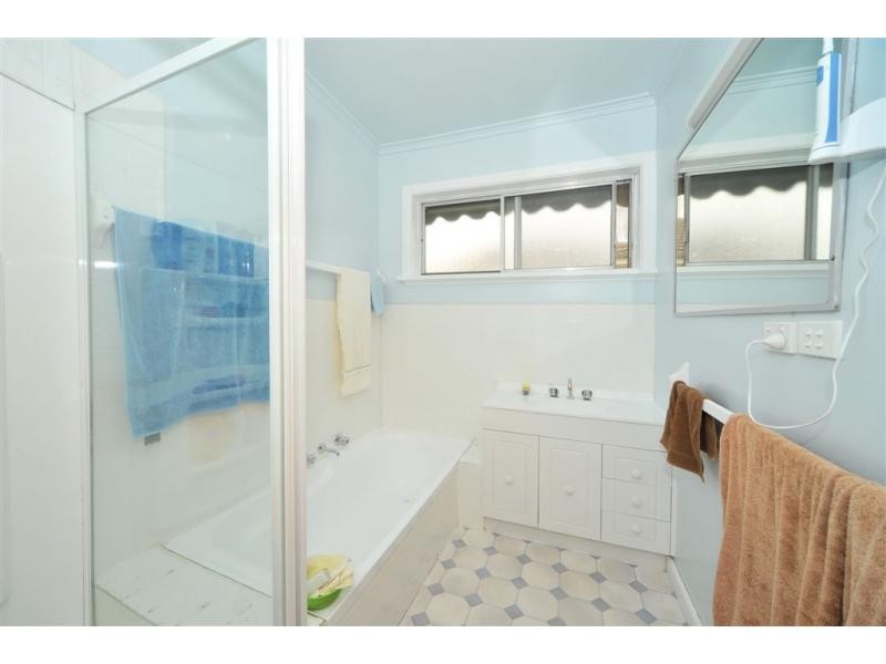 10 Hope Street, Kangaroo Flat VIC 3555