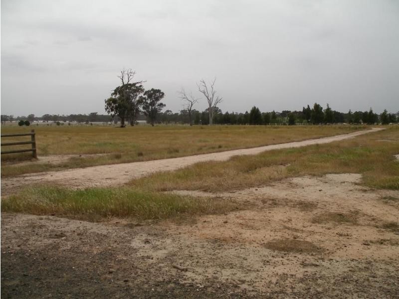 13 Tennyson Road, Huntly VIC 3551