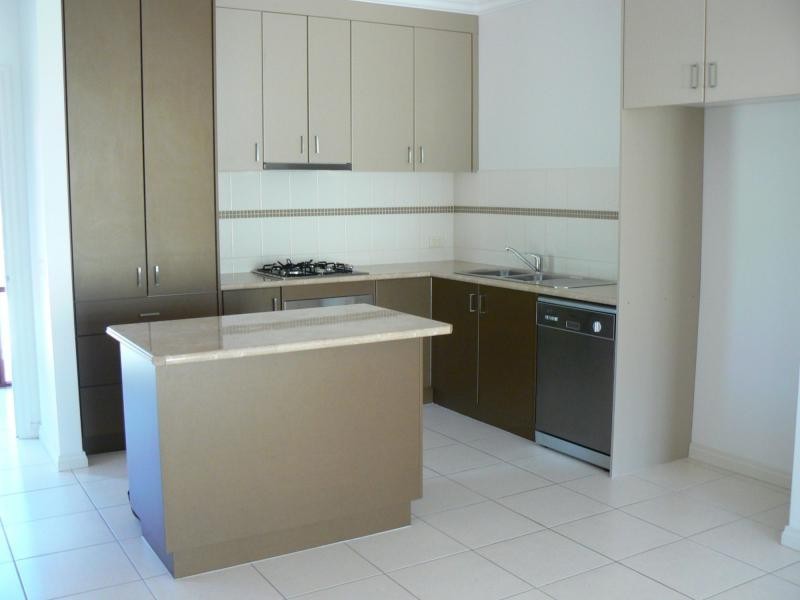 9/6 Friswell Avenue, Flora Hill VIC 3550