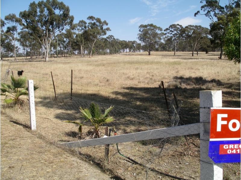 9A Three Chain Road, Sebastian VIC 3556