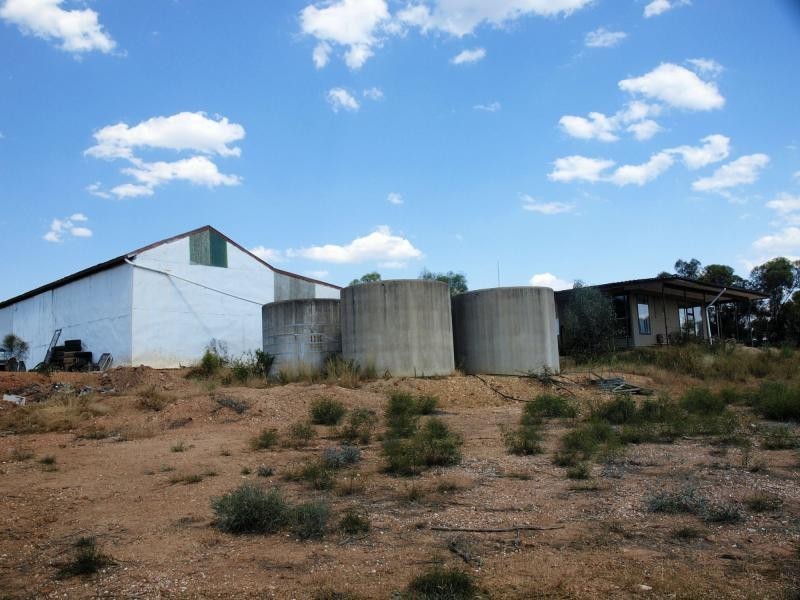 275 Pierces Road, Sebastian VIC 3556