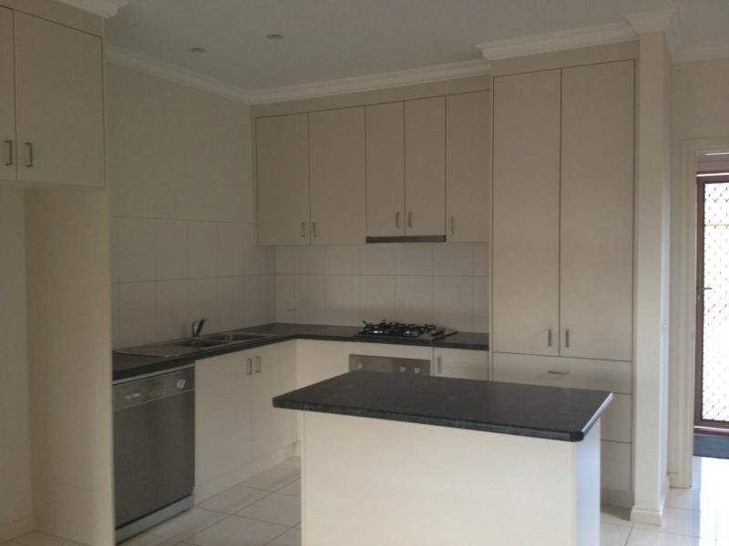 4/6 Friswell Avenue, Flora Hill VIC 3550