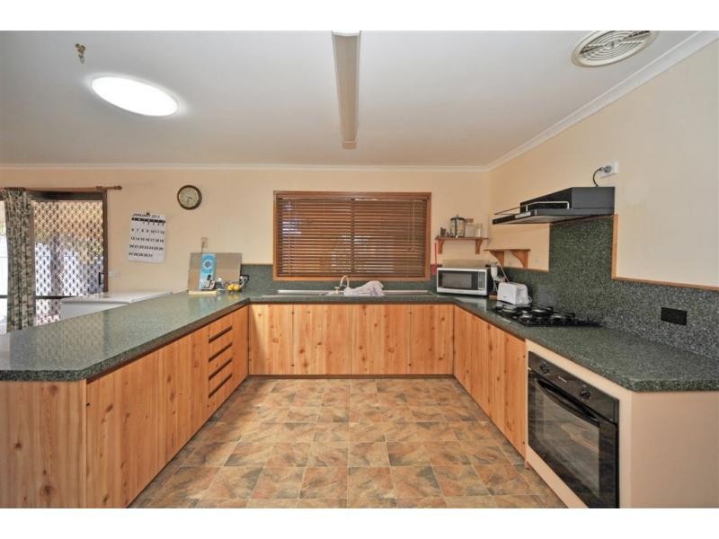 143 Sailors Gully Road, Eaglehawk VIC 3556