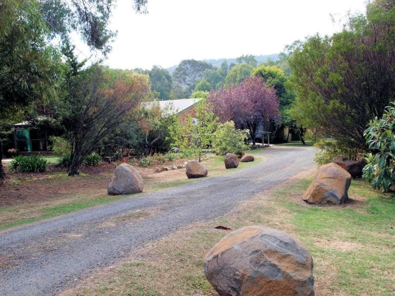 2 Thomas Street, Heathcote VIC 3523