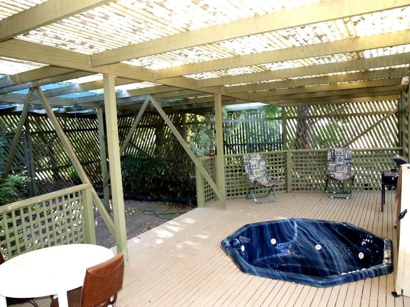 2 Thomas Street, Heathcote VIC 3523