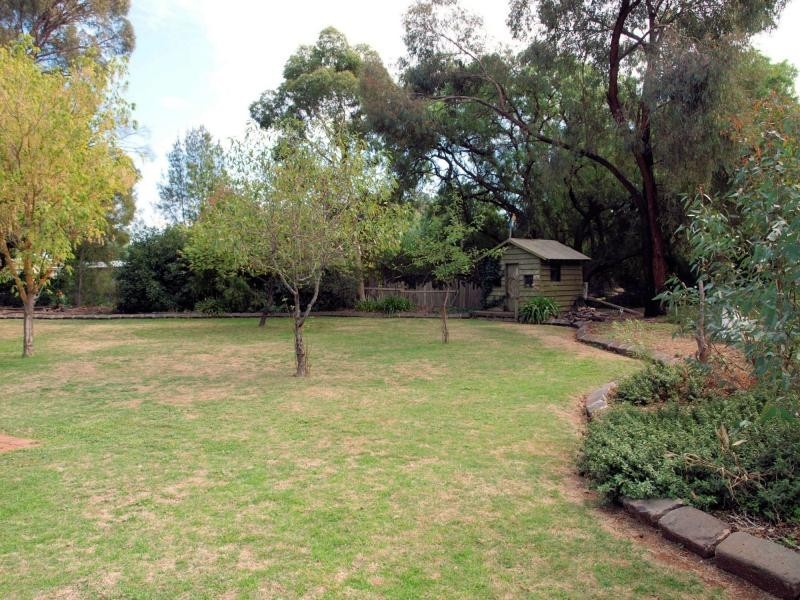 2 Thomas Street, Heathcote VIC 3523