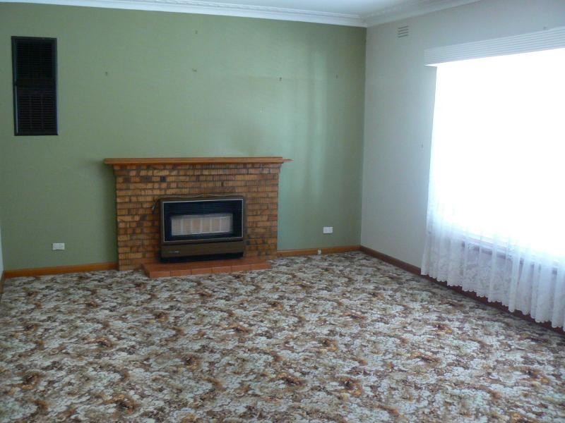 30 Montgomery Crescent, White Hills VIC 3550